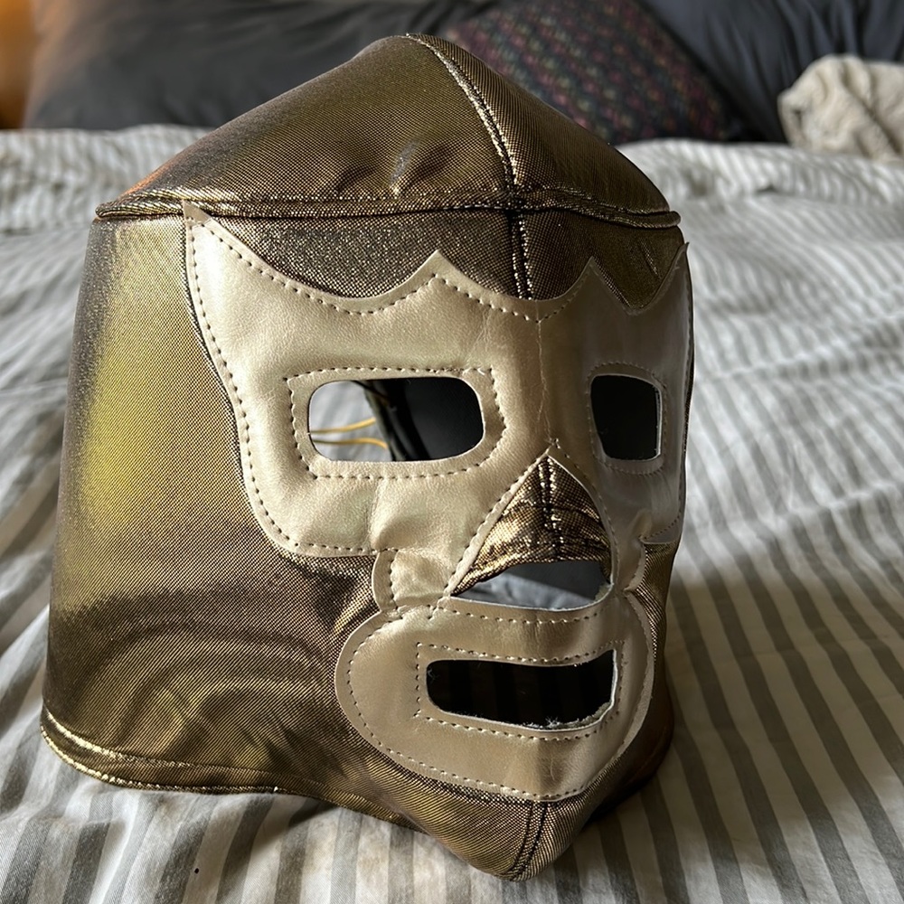 📌 4/$20 Gold Luchador Mask